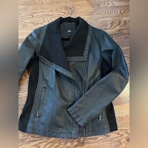 Mossino Black Leather Jacket